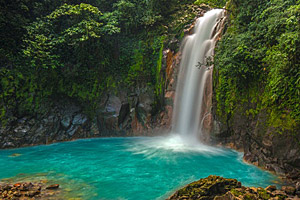 Wasserfall am Rio Celeste, Costa Rica © William Berry | 123RF.com