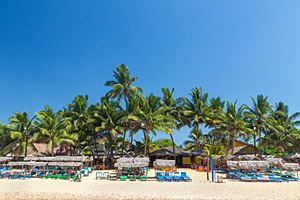Hikkaduwa beach, Sri Lanka © Paul Prescott | 123RF.com