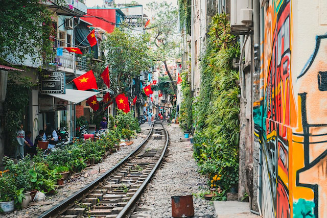 Hanoi - Silver Ringvee, unsplash.com Hanoi
