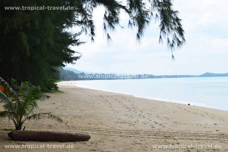 Bang Sak Beach Khao Lak &copy; tropical-travel.com