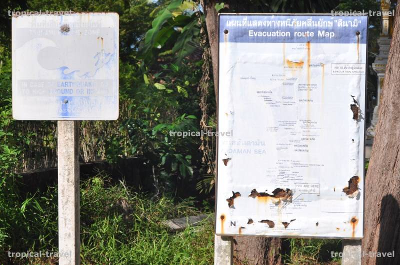 Tsunami Warnhinweisschild Khao Lak &copy; tropical-travel.com