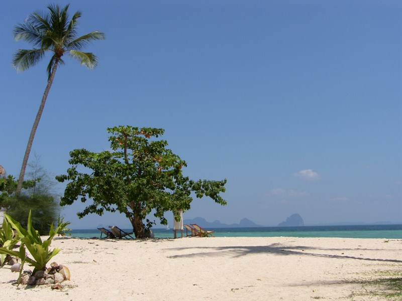 Koh Ngai &copy; tropical-travel.com