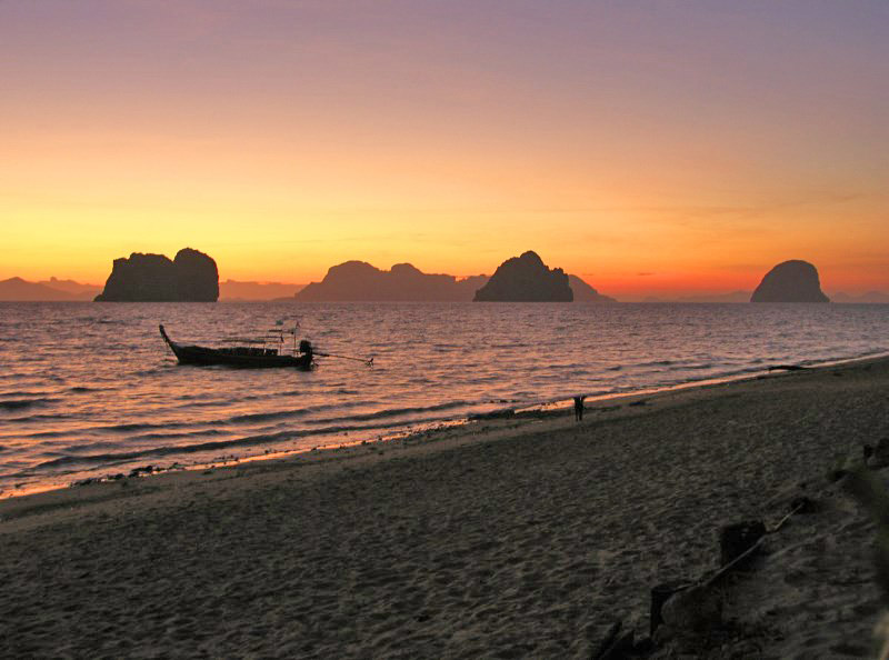 Koh Ngai &copy; tropical-travel.com