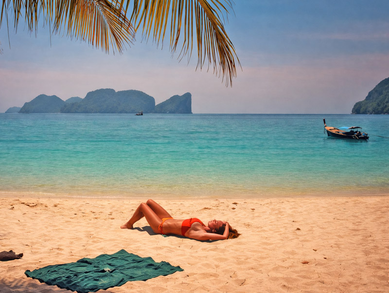 Koh Phi Phi &copy; tropical-travel.com