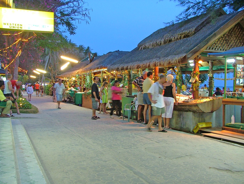 Koh Phi Phi &copy; tropical-travel.com