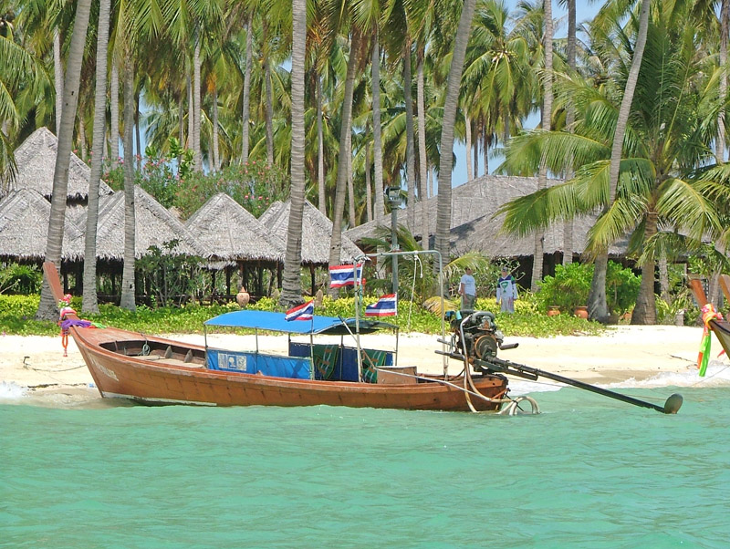 Koh Phi Phi &copy; tropical-travel.com