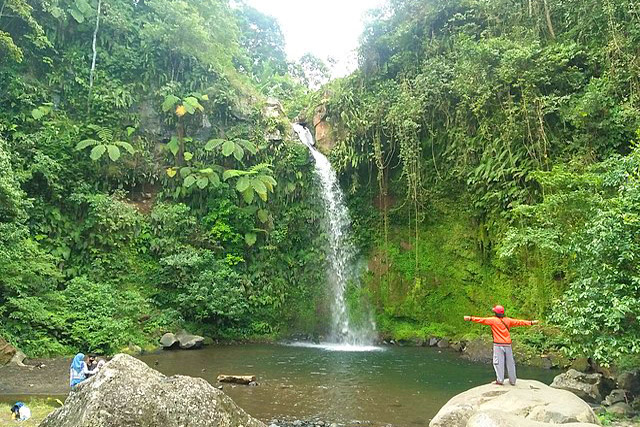 Lombok Wasserfall - Penyunting1998, https://commons.wikimedia.org Lombok