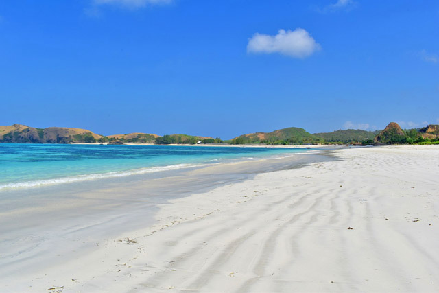 Pantai Tanjung Aan, Lombok - https://commons.wikimedia.org Lombok